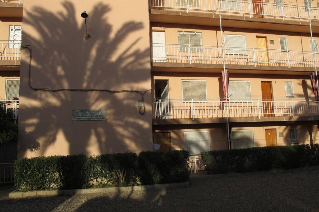 Apartment In Front Of Arrabassada Beach Tarragona Exterior photo
